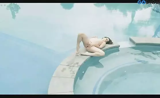 Sexy Brunette Fingering Pussy Underwater