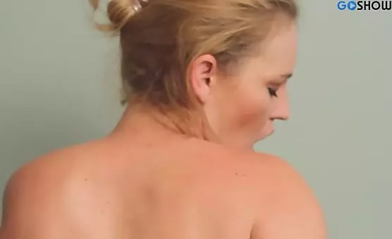 Lesbian Oral Delights FaceSitting On The Floor